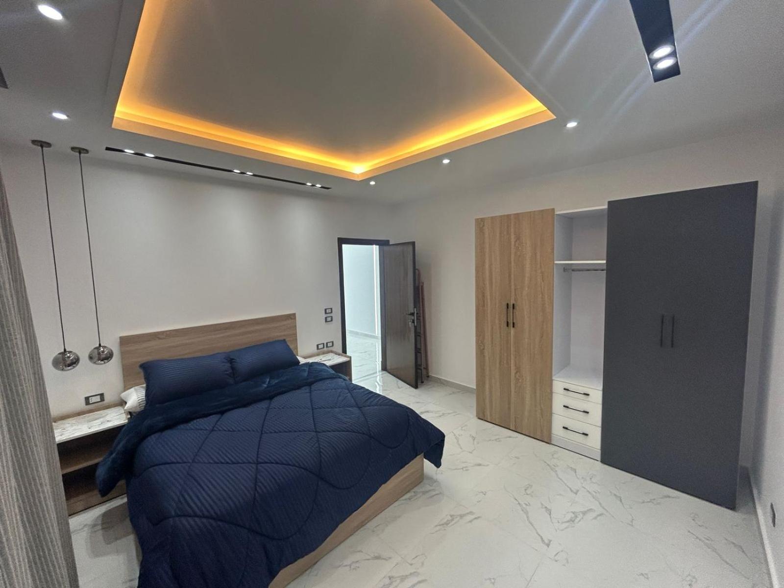 200 متر جديدة بالكامل للايجار في الحى التاسع مدينة العبور القاهرة Apartment *